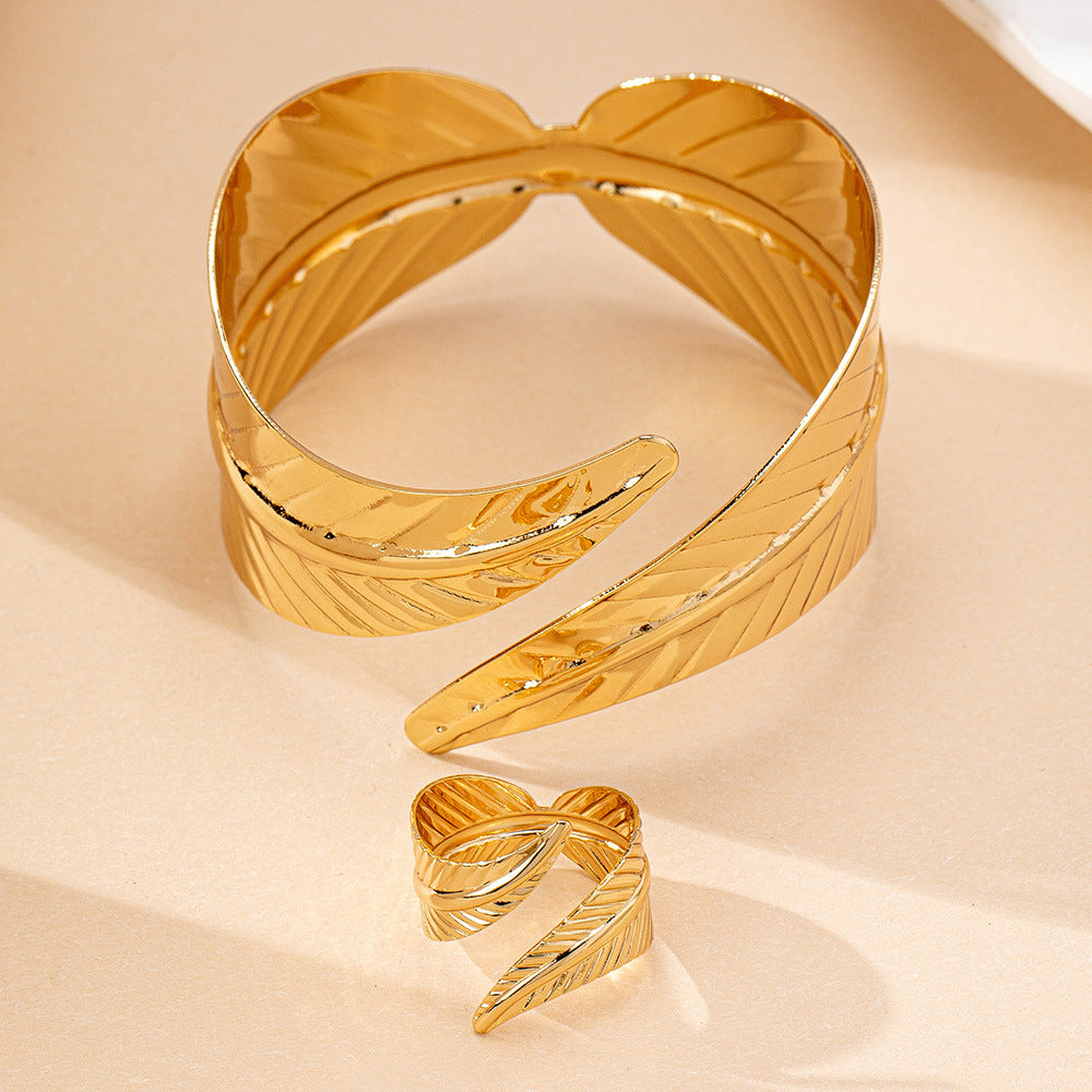 Luméra Luxe Open Armband ✨