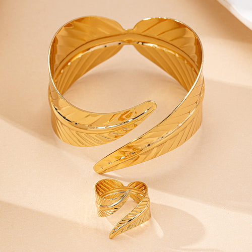 Luméra Luxe Open Armband ✨