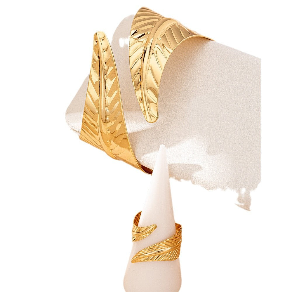 Luméra Luxe Open Armband ✨