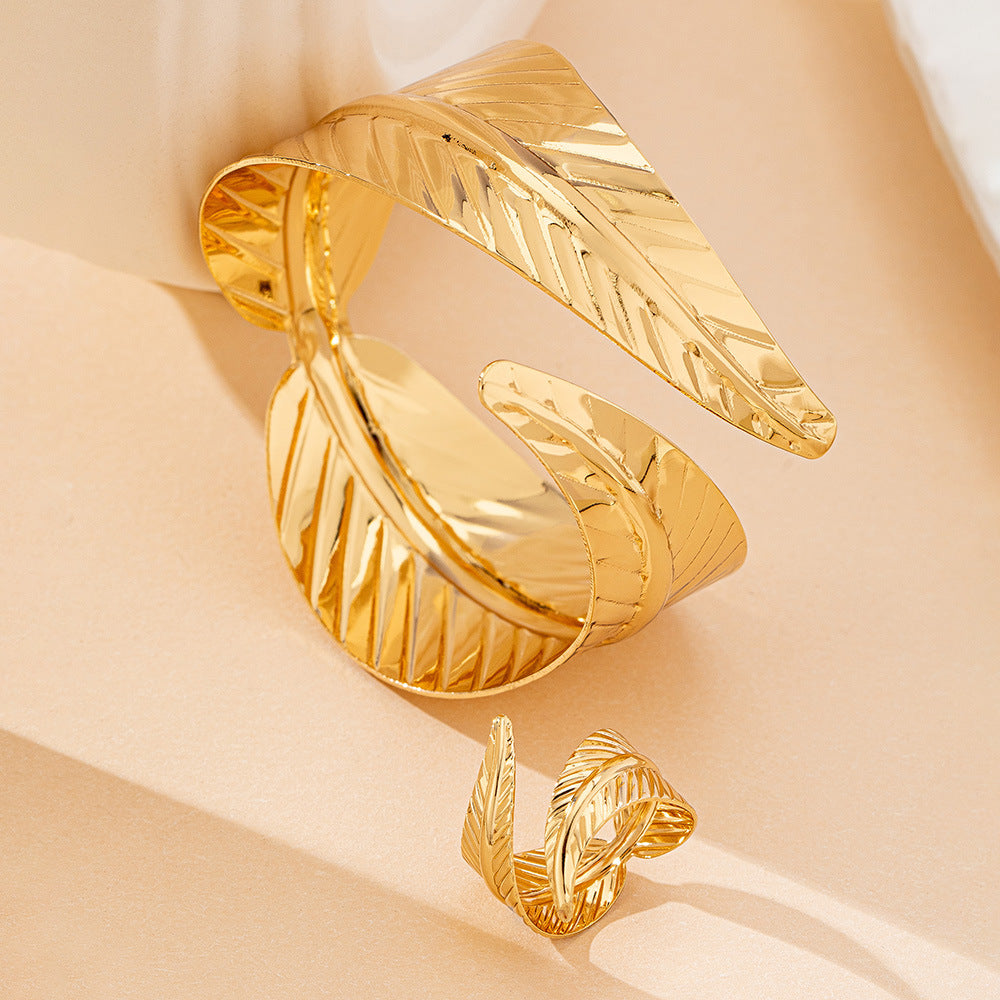 Luméra Luxe Open Armband ✨
